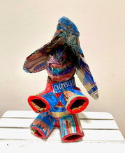 Load image into Gallery viewer, New York Elephant
